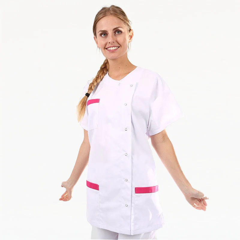 Blouse Médicale Femme Manches Courtes Blanc et Prune Asymétrique - MANELLI - Image 5