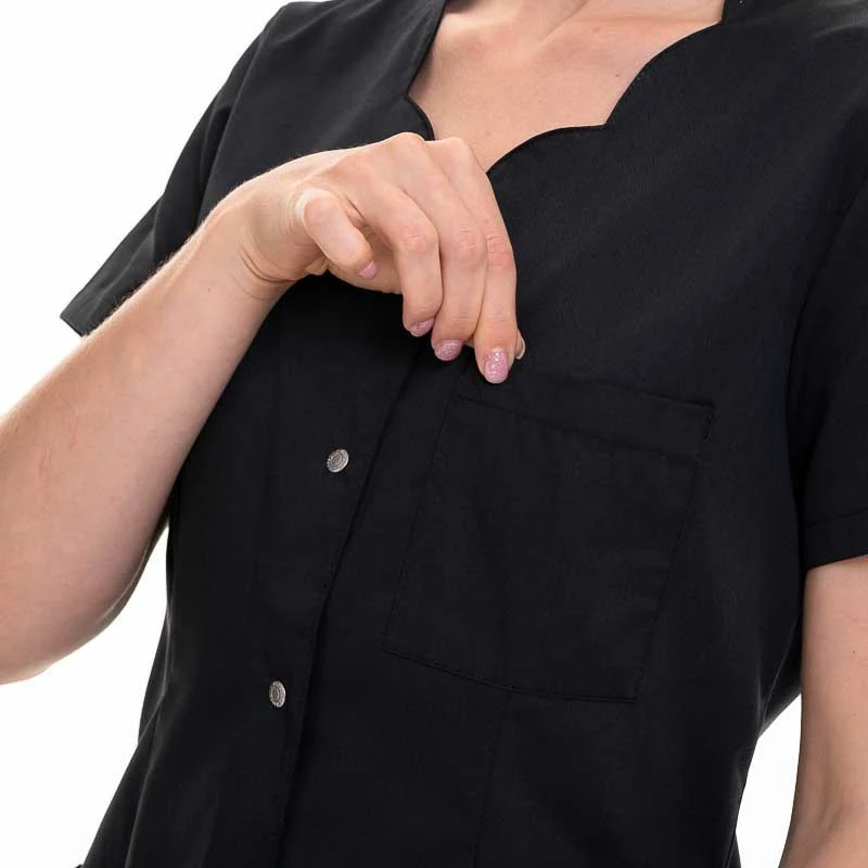 Blouse Esthétique Manches Courtes Noir avec Encolure Fantaisie Modèle Adelaide - HASSON BY MOLINEL - Image 6