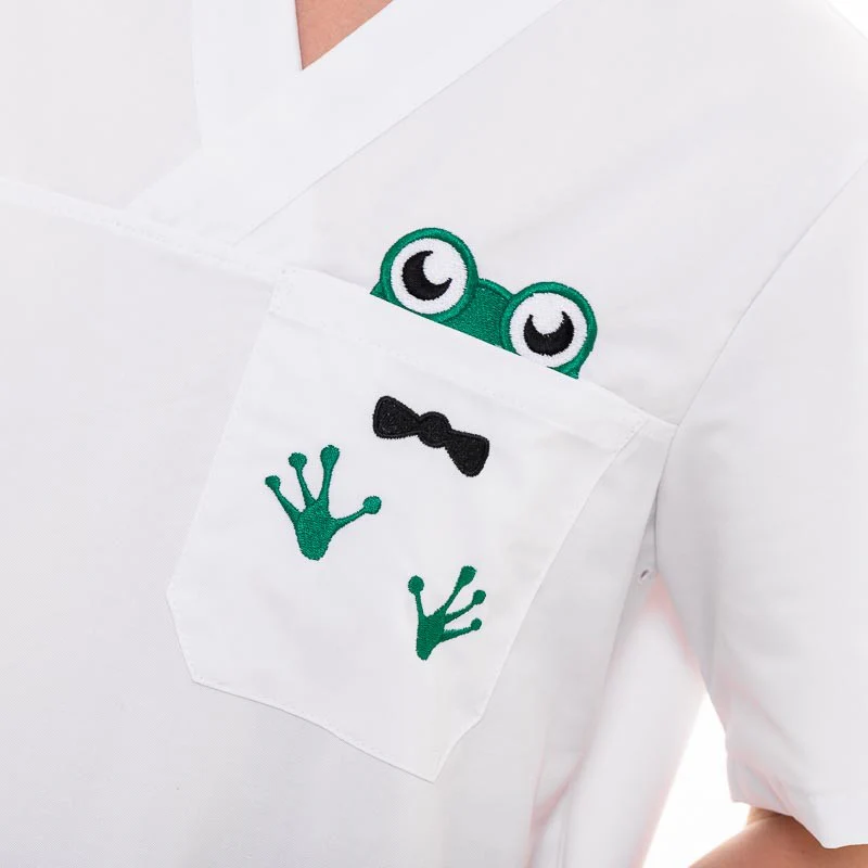 Tunique Médicale Unisexe Motif Grenouille Col V Lavable à 75° - MANELLI - Image 4